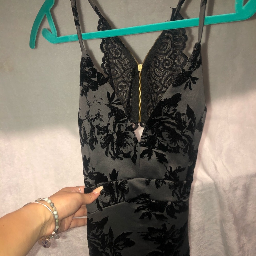 Black bodycon dress